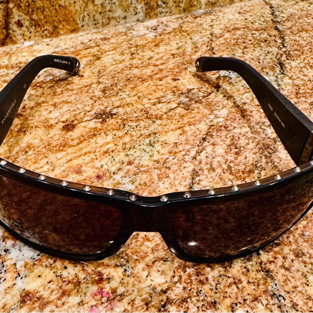Rock & Republic Sunglasses with Studded Detail and Skull Accents. Super Rare!!
